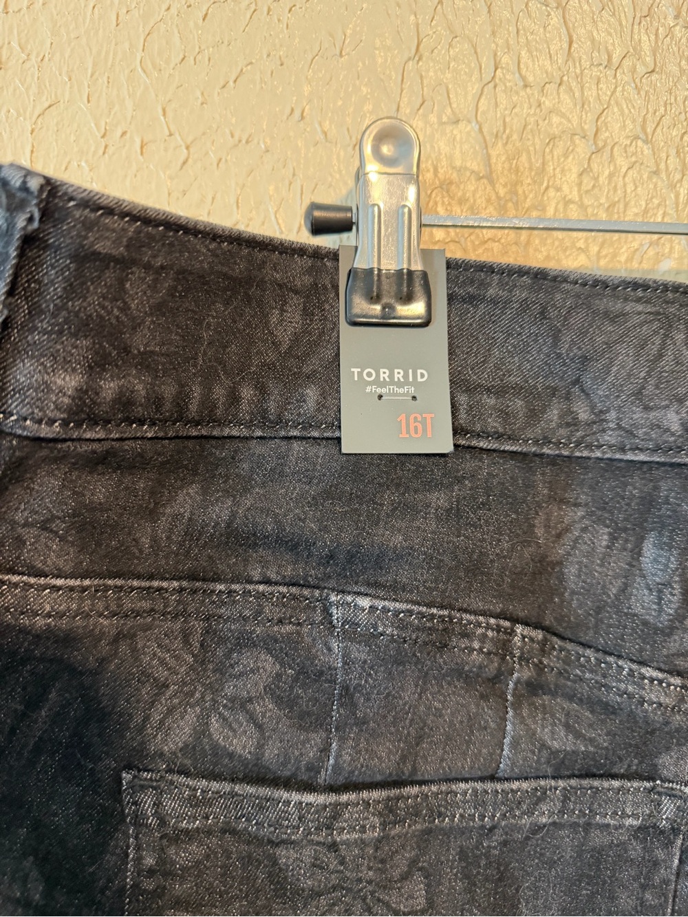 Torrid Bombshell Flare Jeans Black Floral Size 16 Tall Long Plus Size Stretchy - Picture 7 of 7